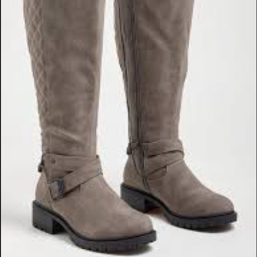 Torrid Gray Quilted Chain Knee Boot 8WW